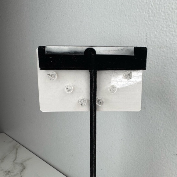 Earring Set - Picture 6 of 6